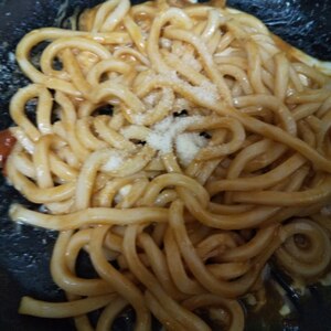 カレーの残りで♪チーズカレー焼きうどん